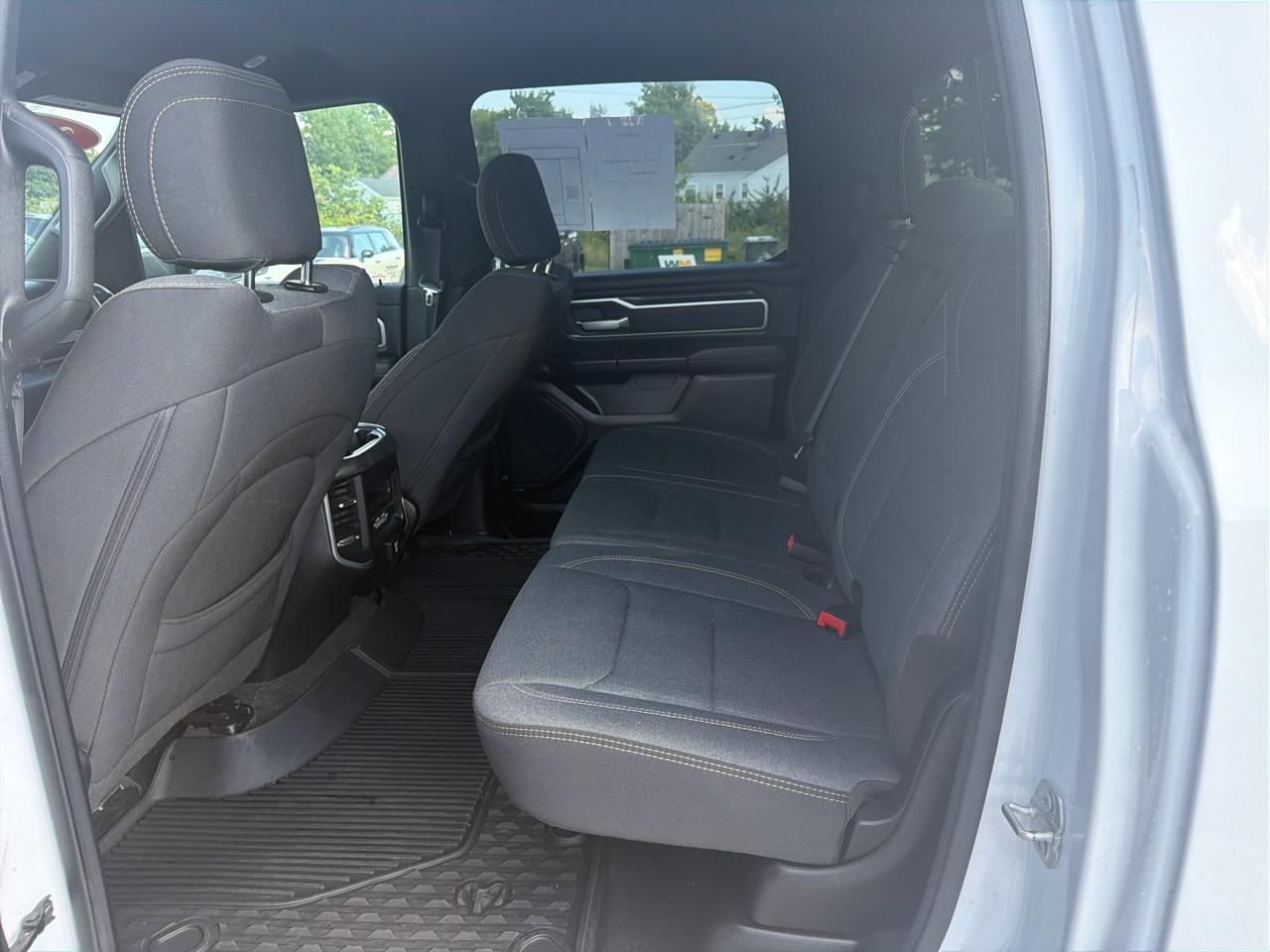 RAM 1500 Big Horn 4x4 Crew Cab 5'7" Box 2021