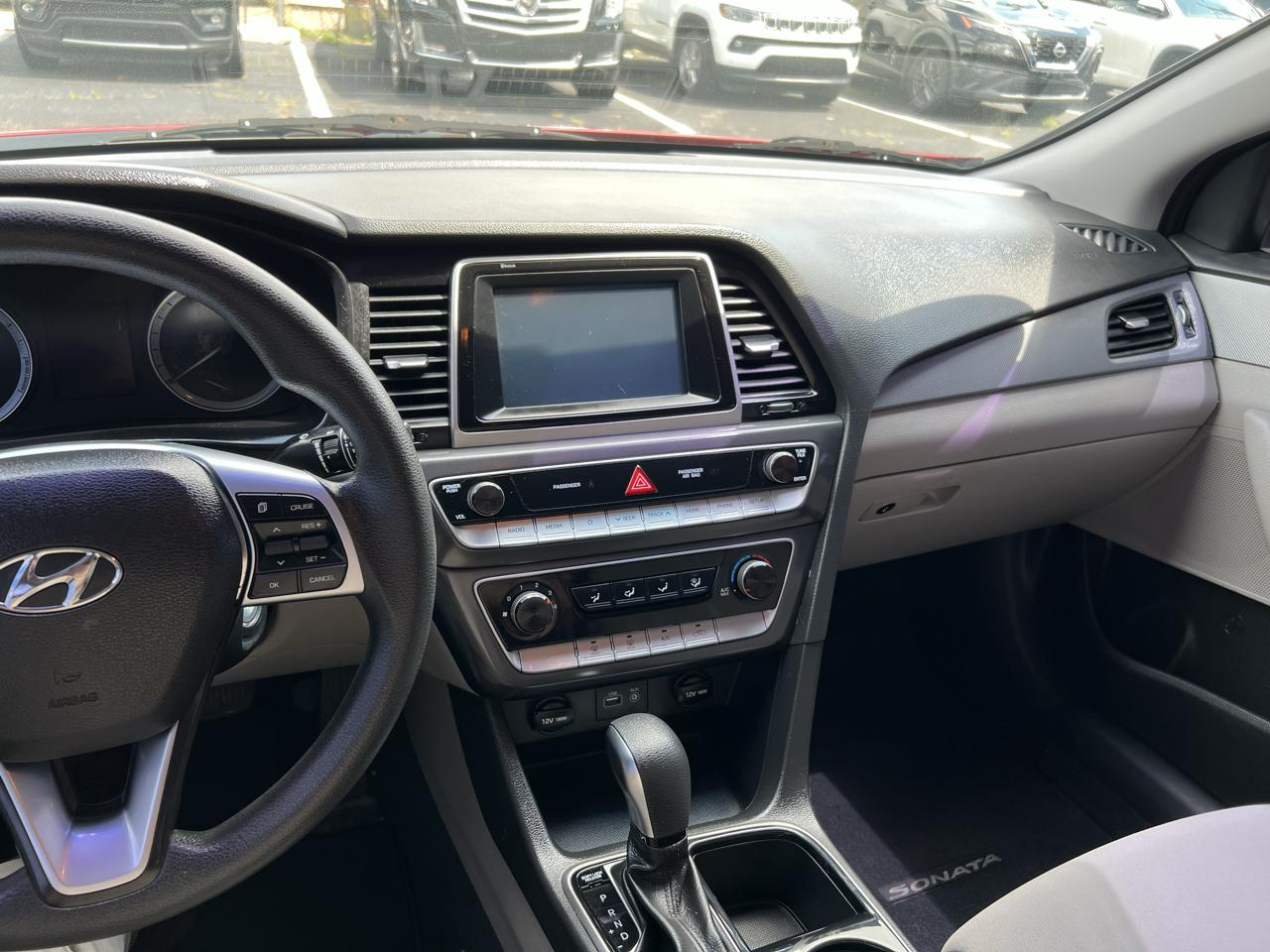 Hyundai Sonata SE 2.4L 2019