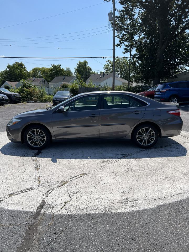 Toyota Camry 4dr Sdn I4 Auto SE w/Special Edition Pkg (Natl) 2016