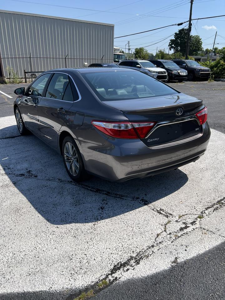 Toyota Camry 4dr Sdn I4 Auto SE w/Special Edition Pkg (Natl) 2016