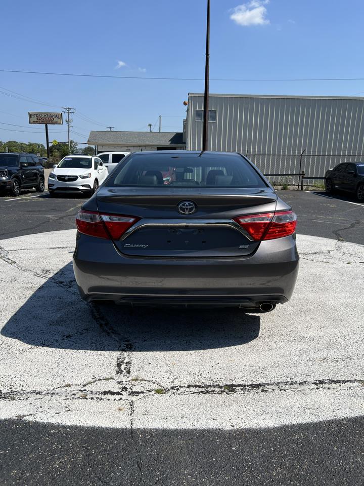 Toyota Camry 4dr Sdn I4 Auto SE w/Special Edition Pkg (Natl) 2016
