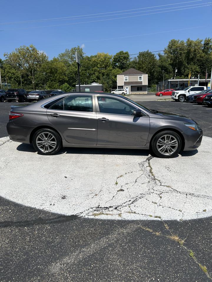 Toyota Camry 4dr Sdn I4 Auto SE w/Special Edition Pkg (Natl) 2016
