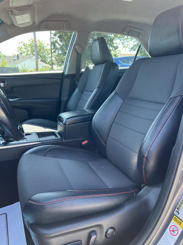 Toyota Camry 4dr Sdn I4 Auto SE w/Special Edition Pkg (Natl) 2016