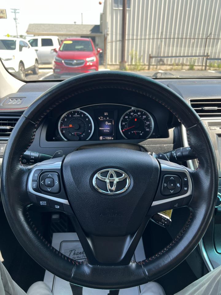Toyota Camry 4dr Sdn I4 Auto SE w/Special Edition Pkg (Natl) 2016