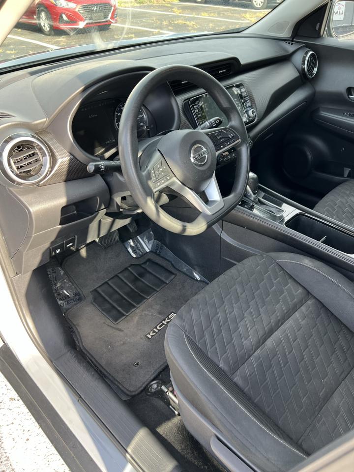 Nissan Kicks SV FWD 2021
