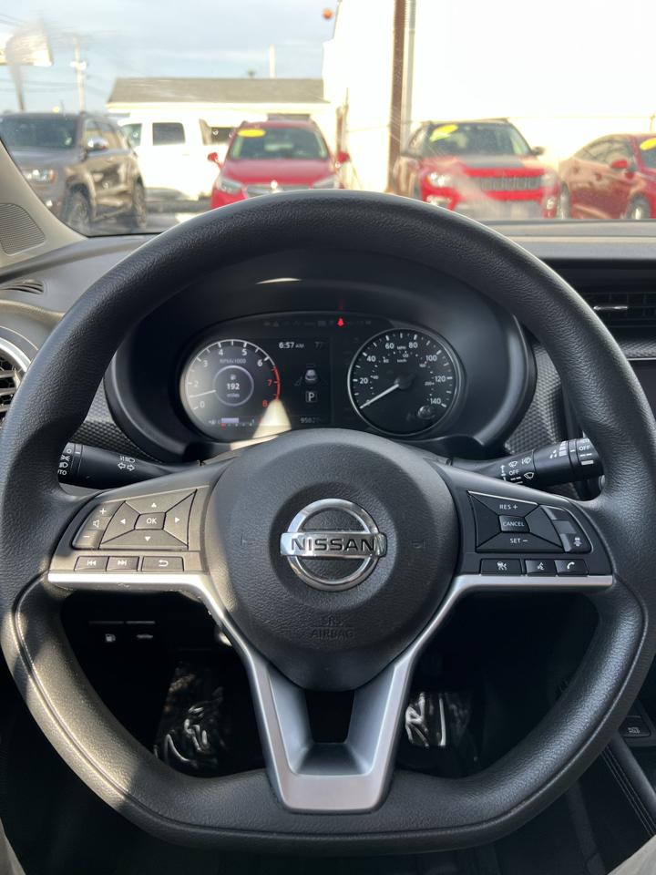 Nissan Kicks SV FWD 2021