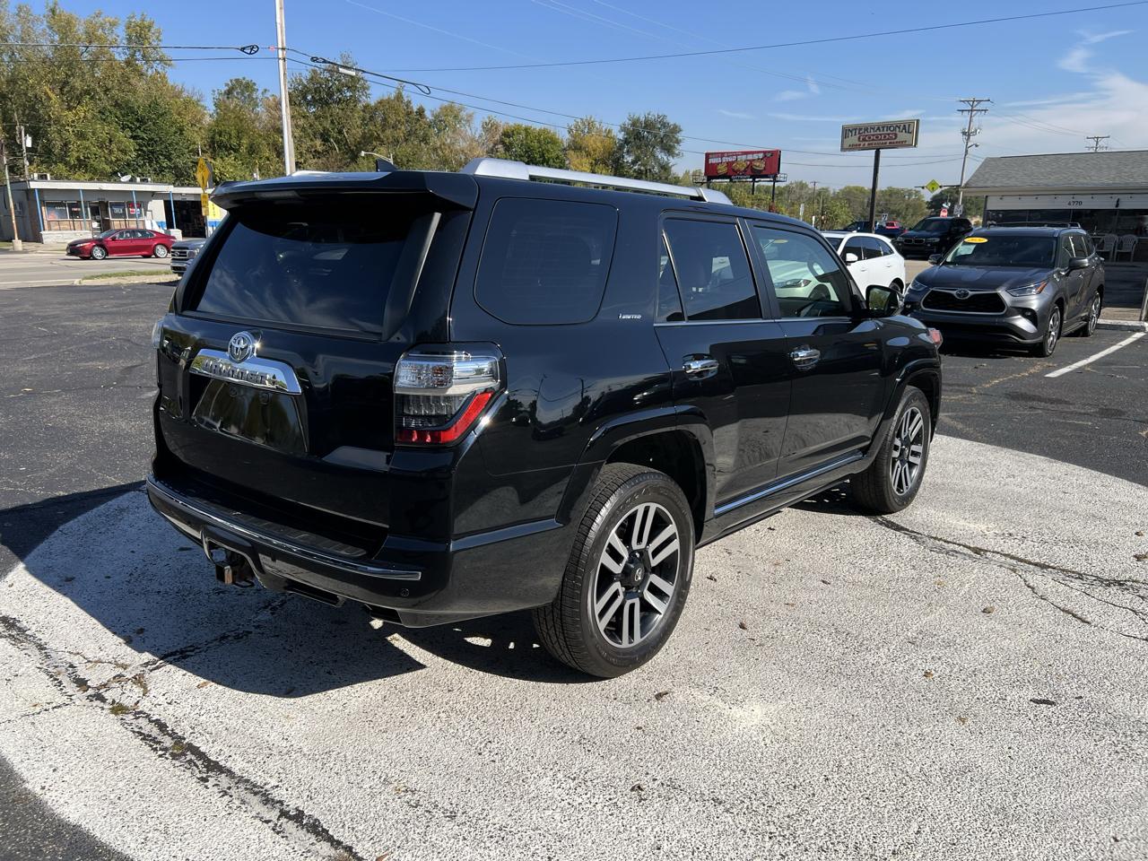 Toyota 4Runner Limited 4WD (Natl) 2022