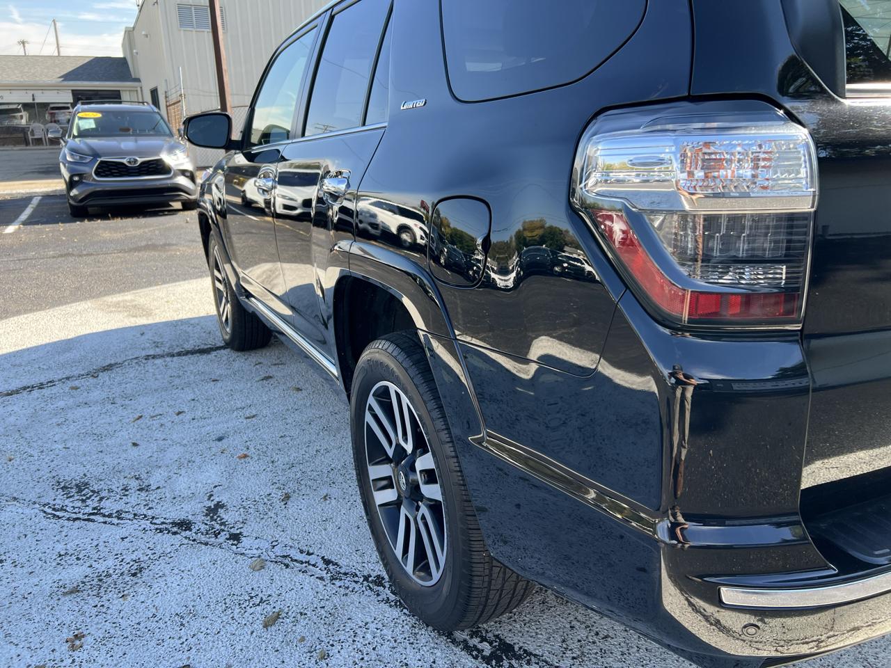 Toyota 4Runner Limited 4WD (Natl) 2022