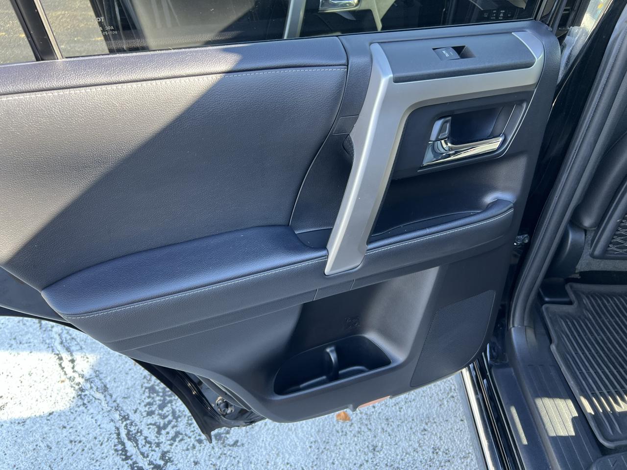 Toyota 4Runner Limited 4WD (Natl) 2022