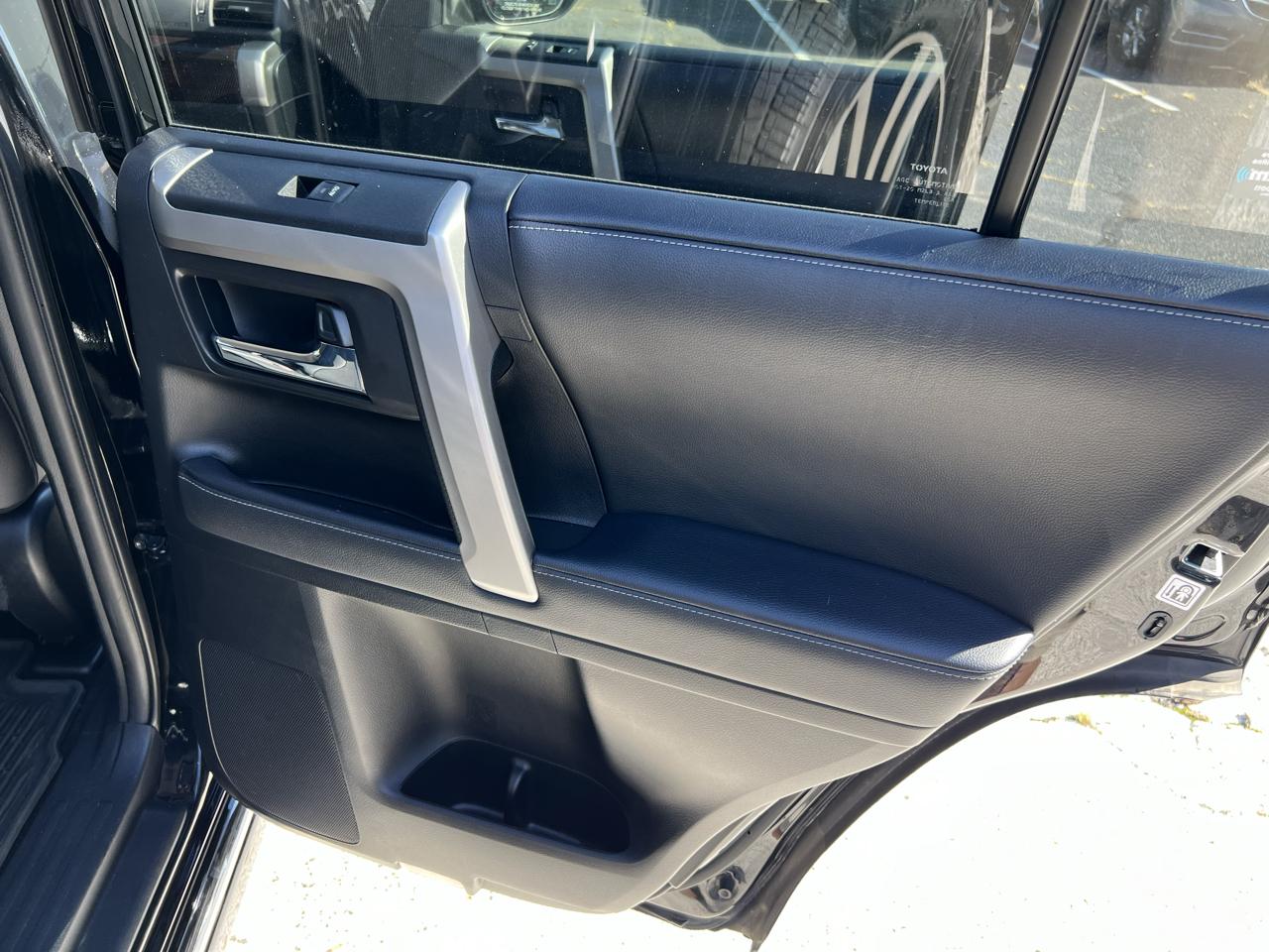 Toyota 4Runner Limited 4WD (Natl) 2022