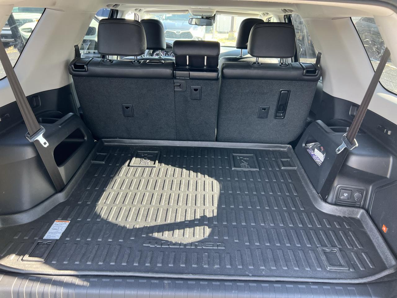 Toyota 4Runner Limited 4WD (Natl) 2022