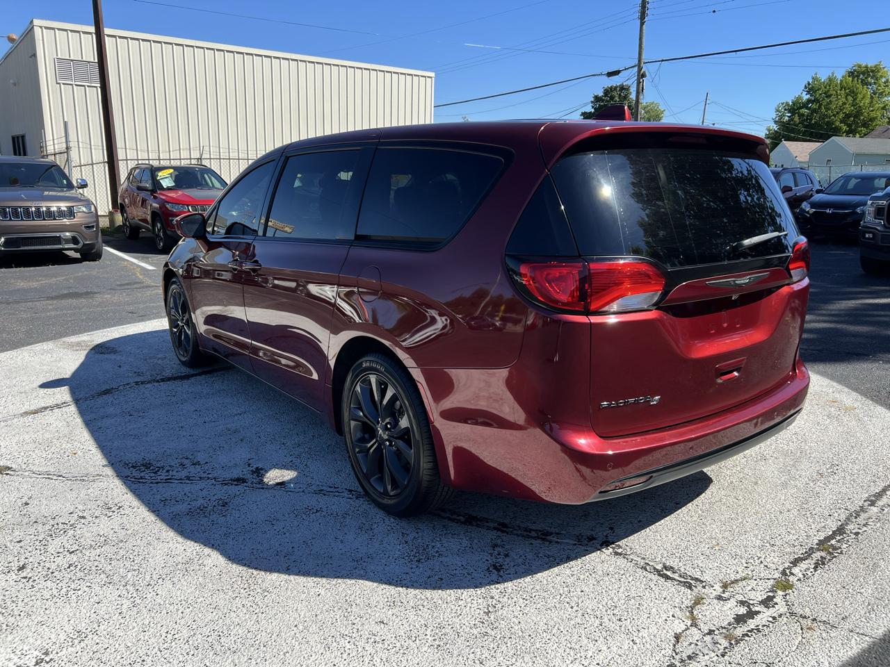 Chrysler Pacifica Touring Plus FWD 2019