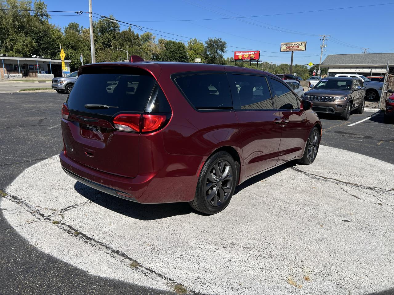 Chrysler Pacifica Touring Plus FWD 2019