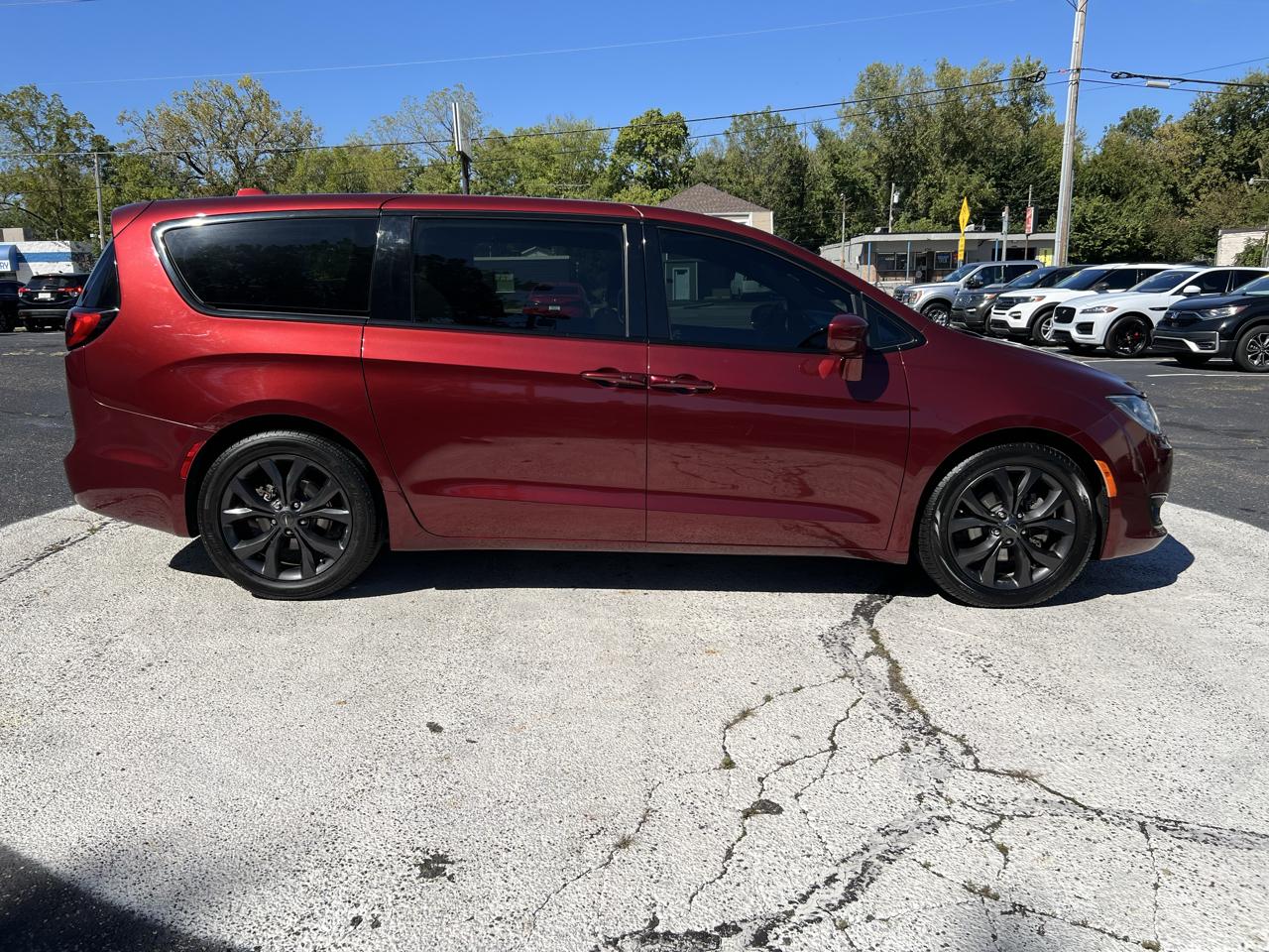 Chrysler Pacifica Touring Plus FWD 2019