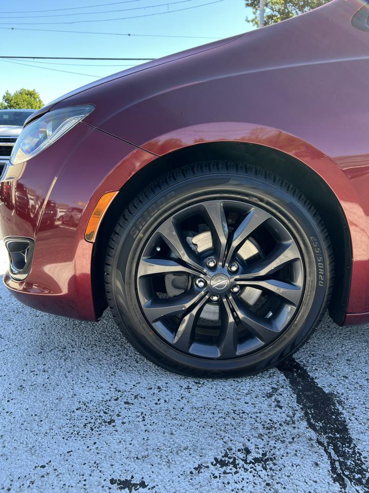 Chrysler Pacifica Touring Plus FWD 2019