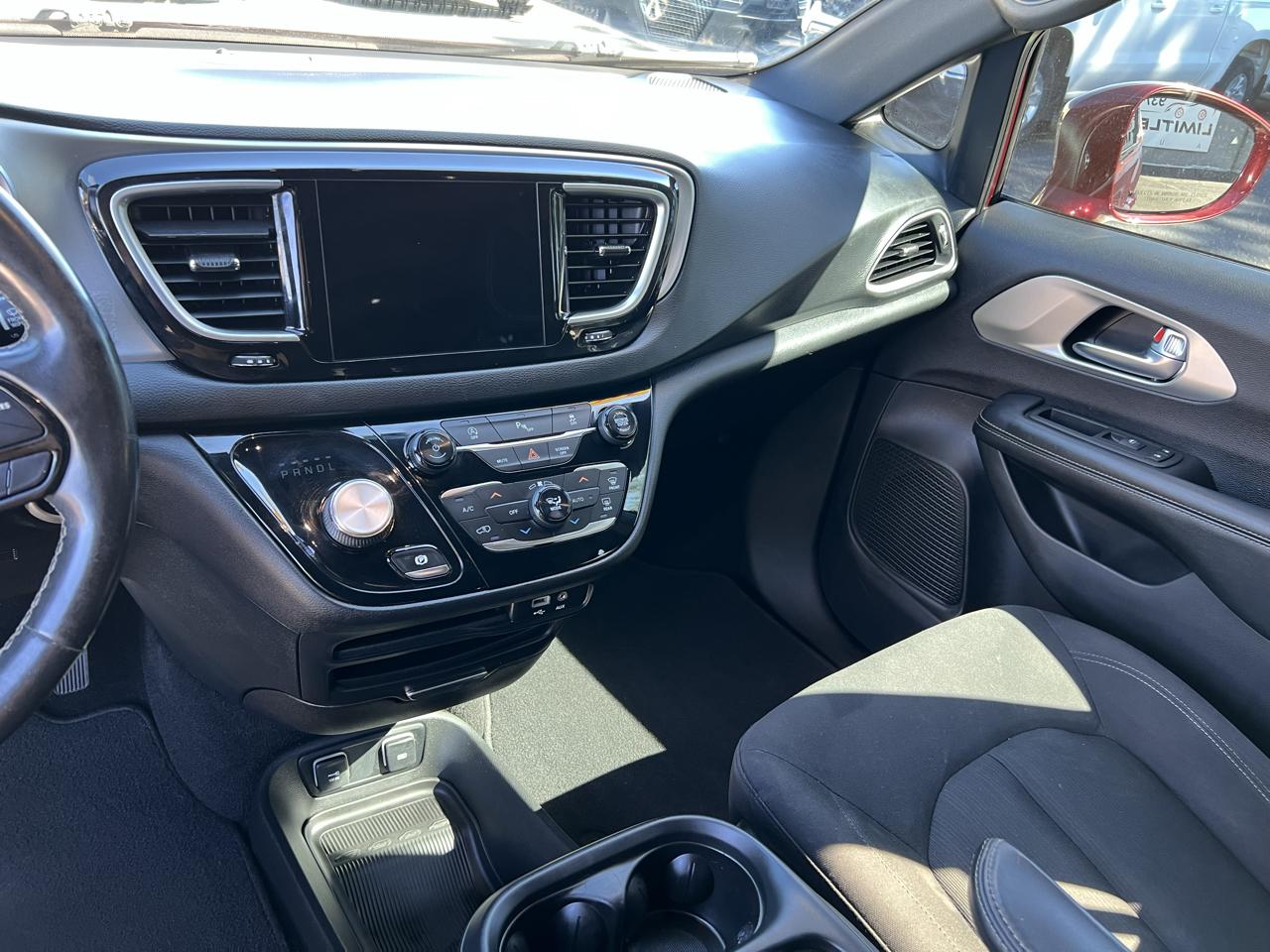 Chrysler Pacifica Touring Plus FWD 2019