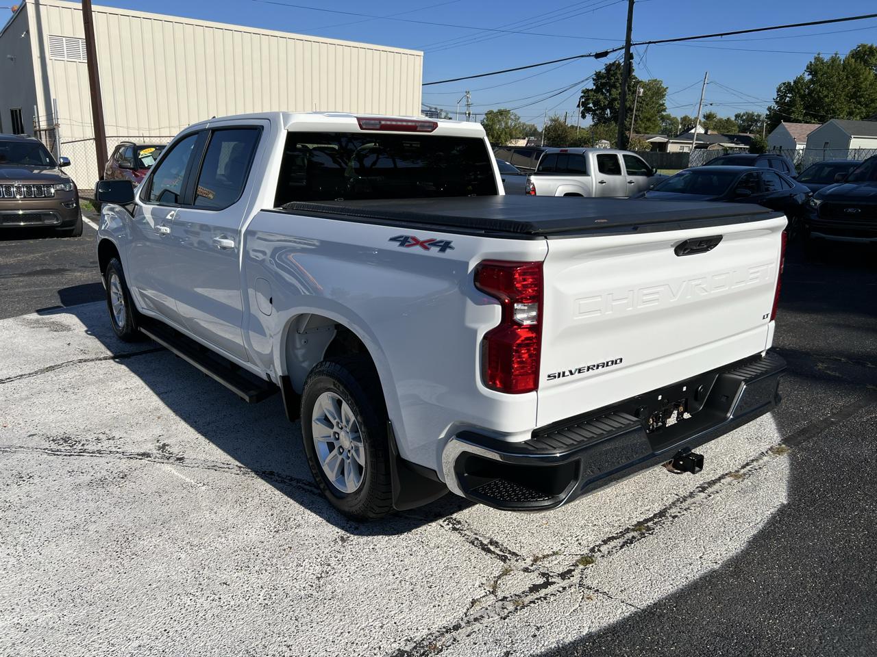 Chevrolet Silverado 1500 4WD Crew Cab 147" LT w/1LT 2023