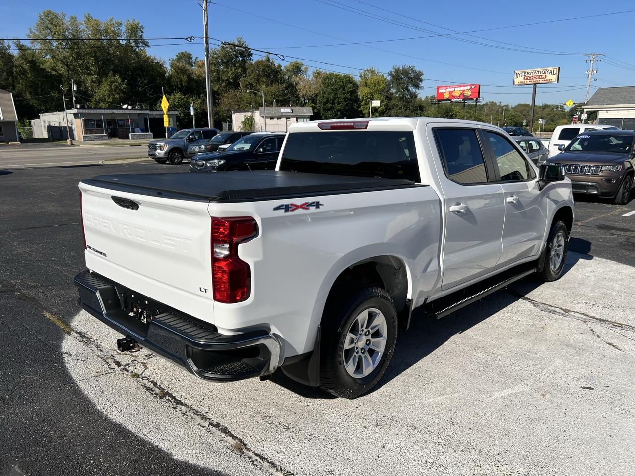 Chevrolet Silverado 1500 4WD Crew Cab 147" LT w/1LT 2023
