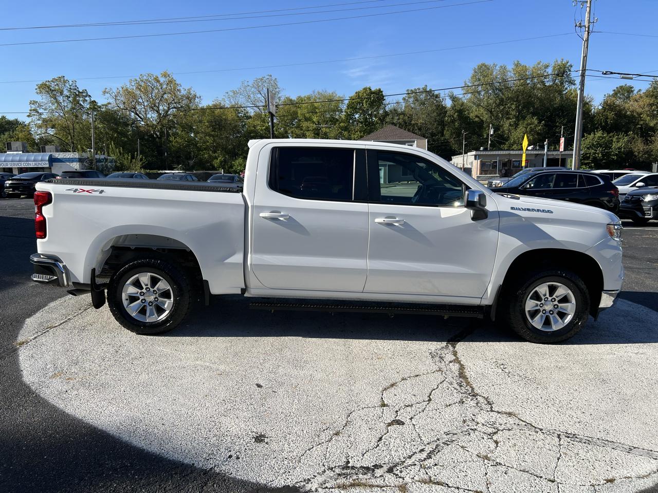 Chevrolet Silverado 1500 4WD Crew Cab 147" LT w/1LT 2023