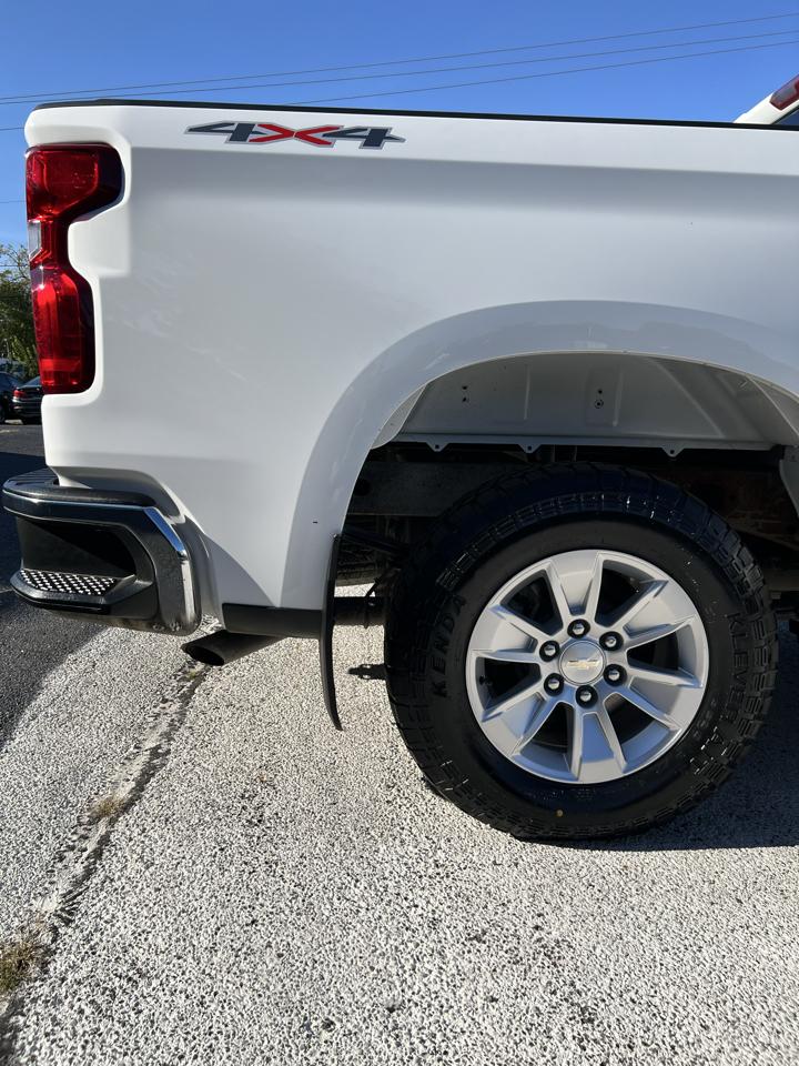 Chevrolet Silverado 1500 4WD Crew Cab 147" LT w/1LT 2023