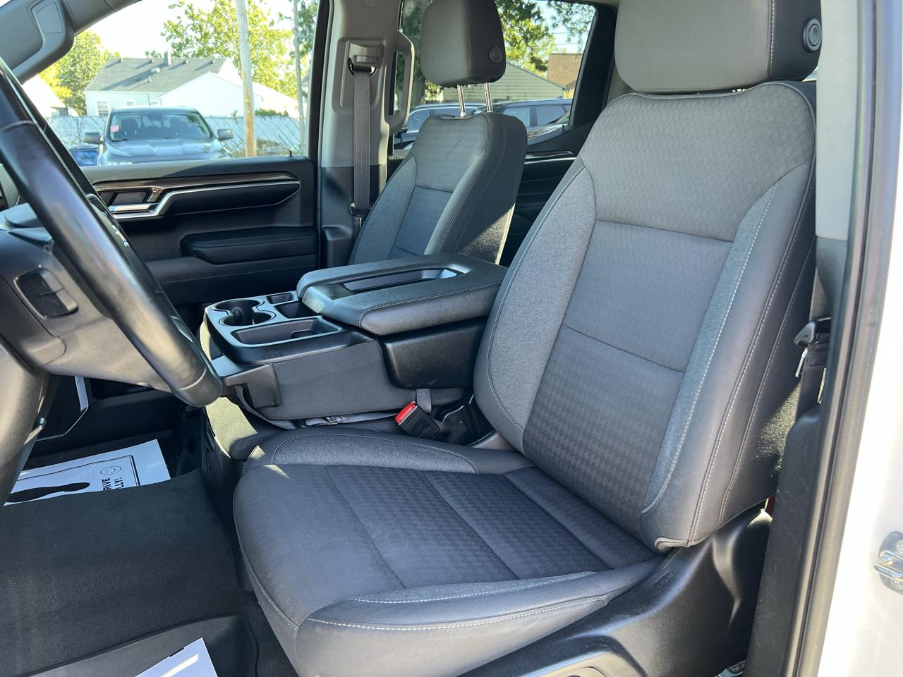 Chevrolet Silverado 1500 4WD Crew Cab 147" LT w/1LT 2023
