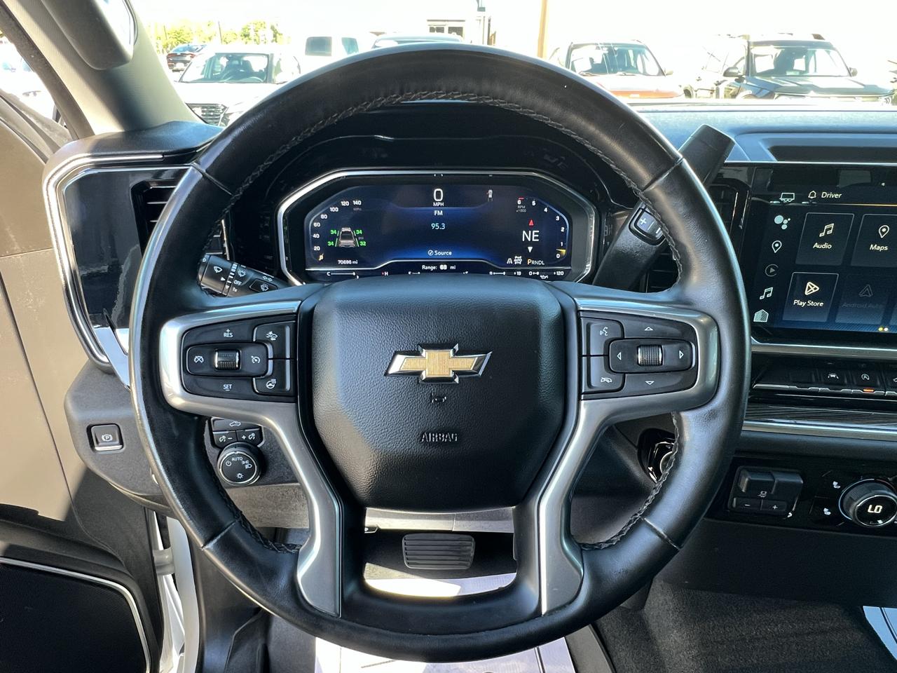 Chevrolet Silverado 1500 4WD Crew Cab 147" LT w/1LT 2023