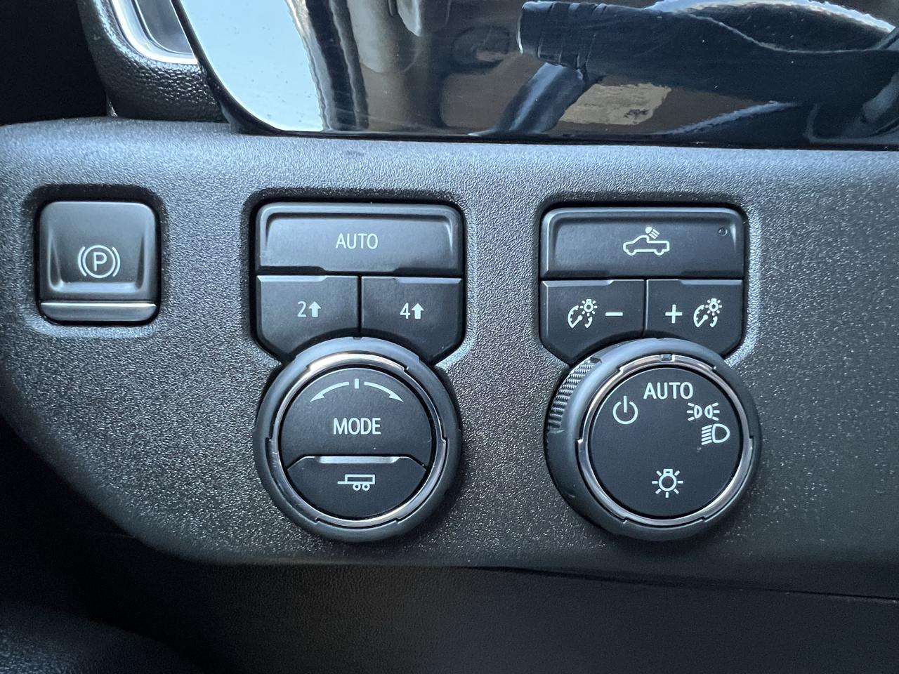Chevrolet Silverado 1500 4WD Crew Cab 147" LT w/1LT 2023