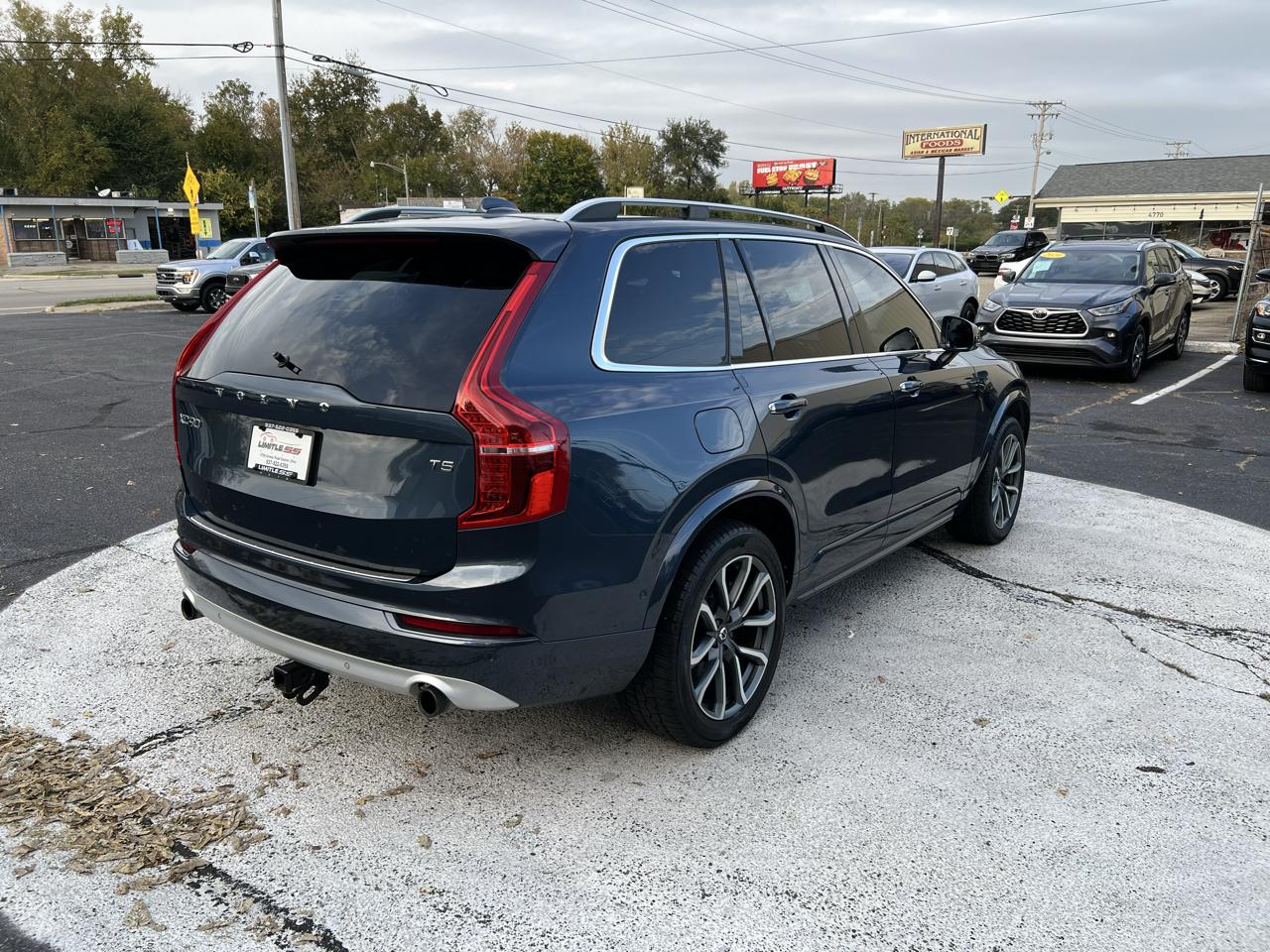 Volvo XC90 T5 FWD 7-Passenger Momentum 2018