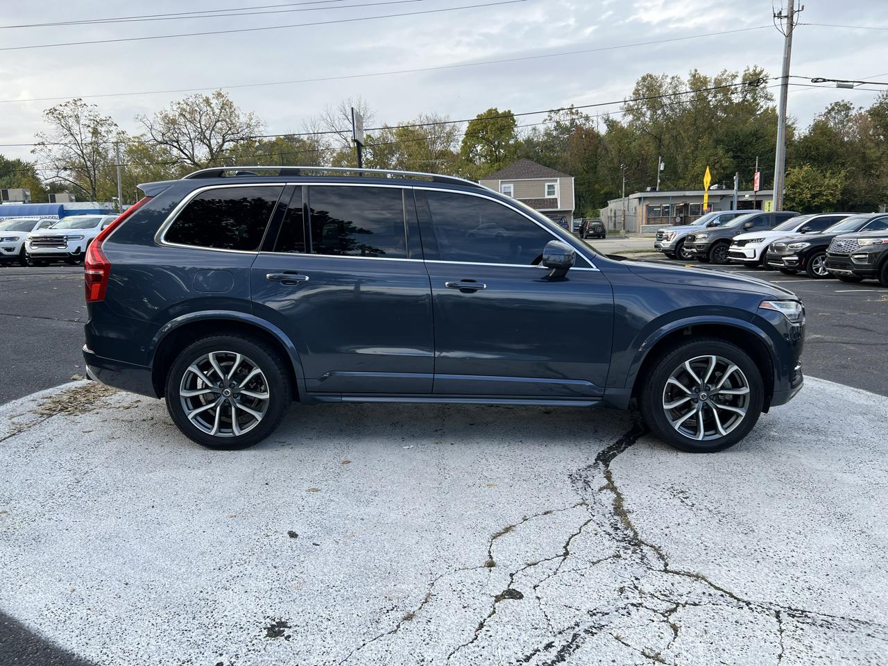 Volvo XC90 T5 FWD 7-Passenger Momentum 2018