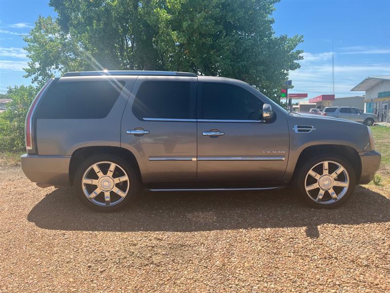 2012 Cadillac Escalade AWD Luxury