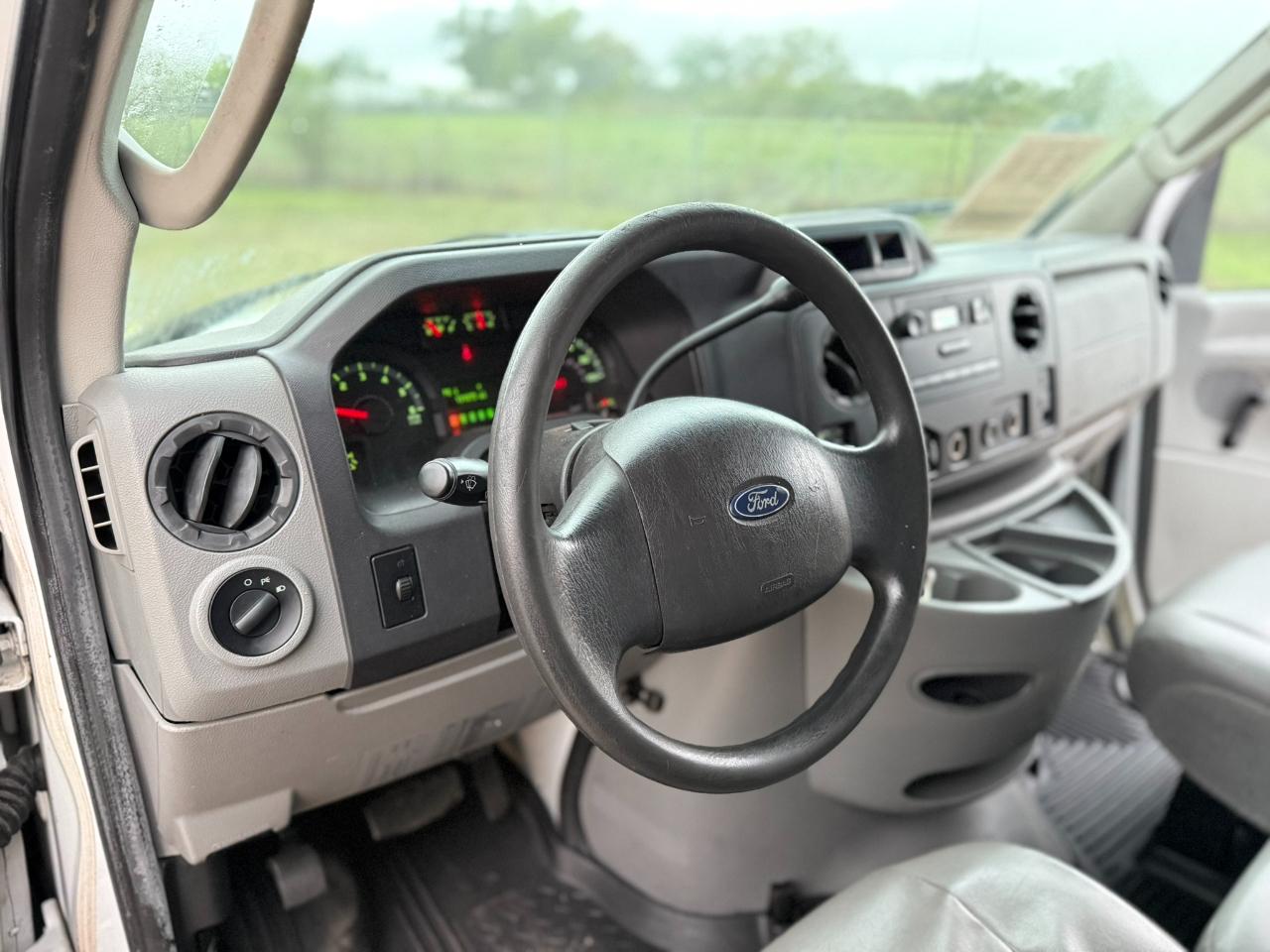 Ford E450  2011