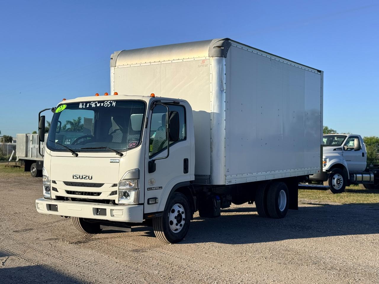 Isuzu NPR  2022