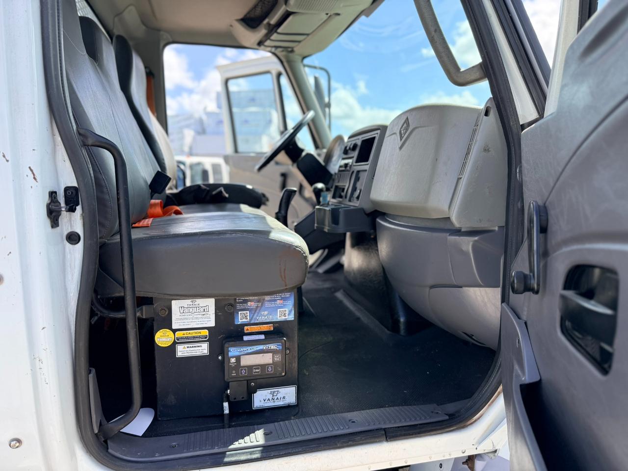 International DuraStar 4300  2019