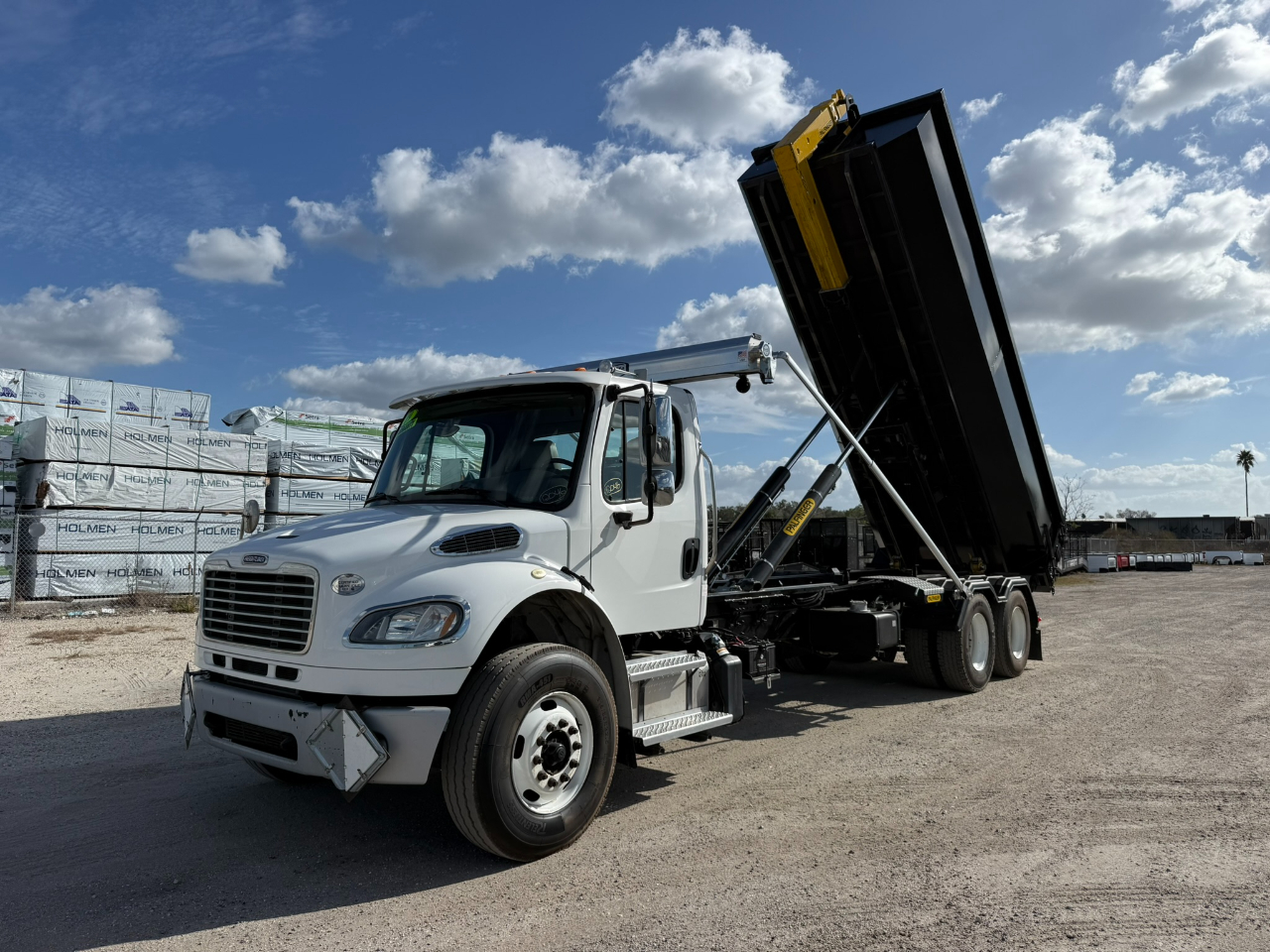 Freightliner M2 106  2019