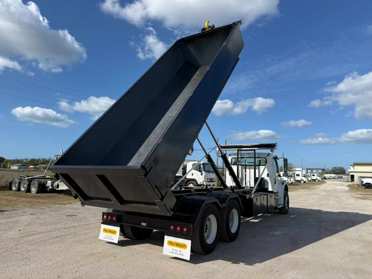 Freightliner M2 106  2019