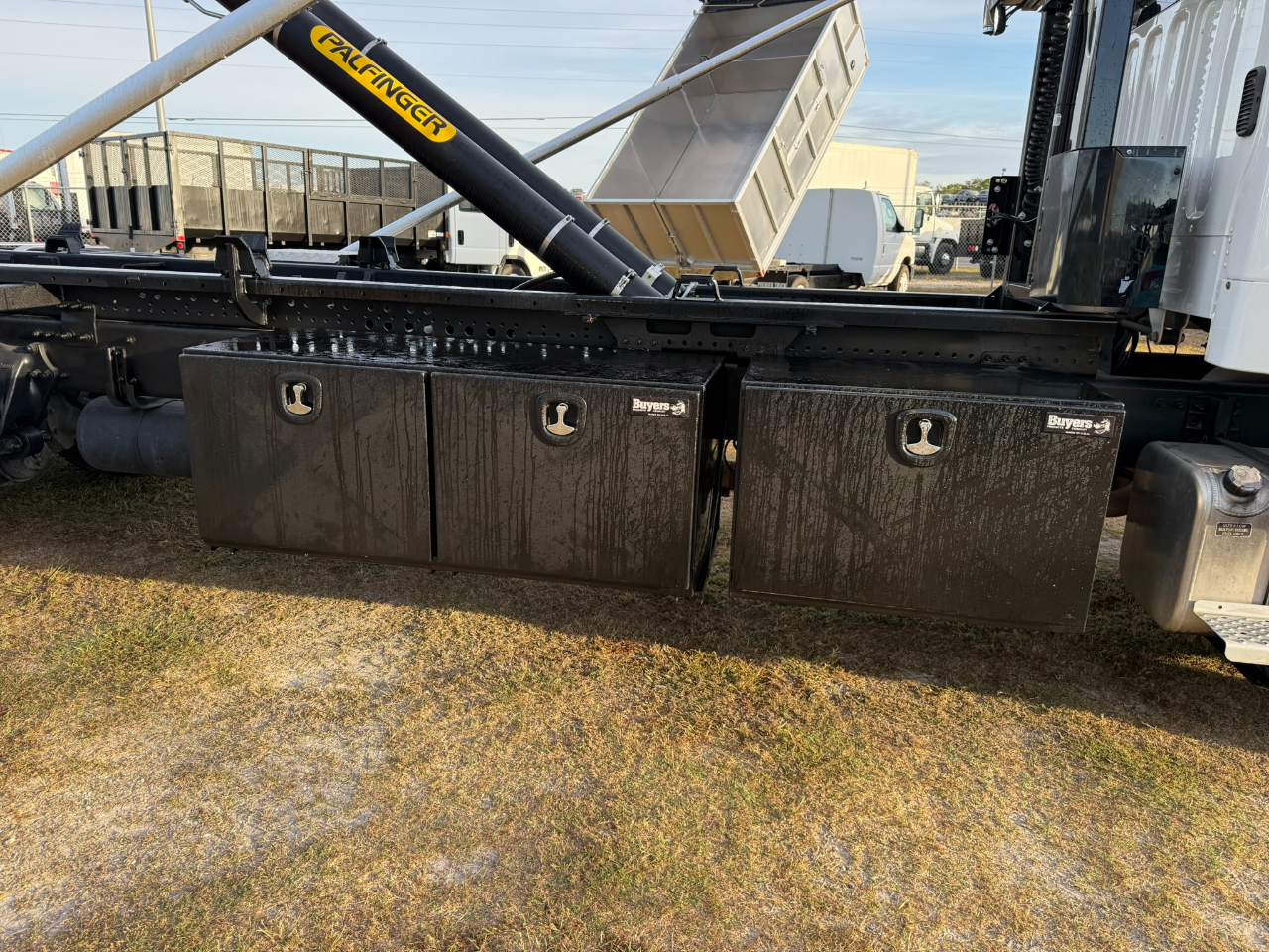 Freightliner M2 106  2019