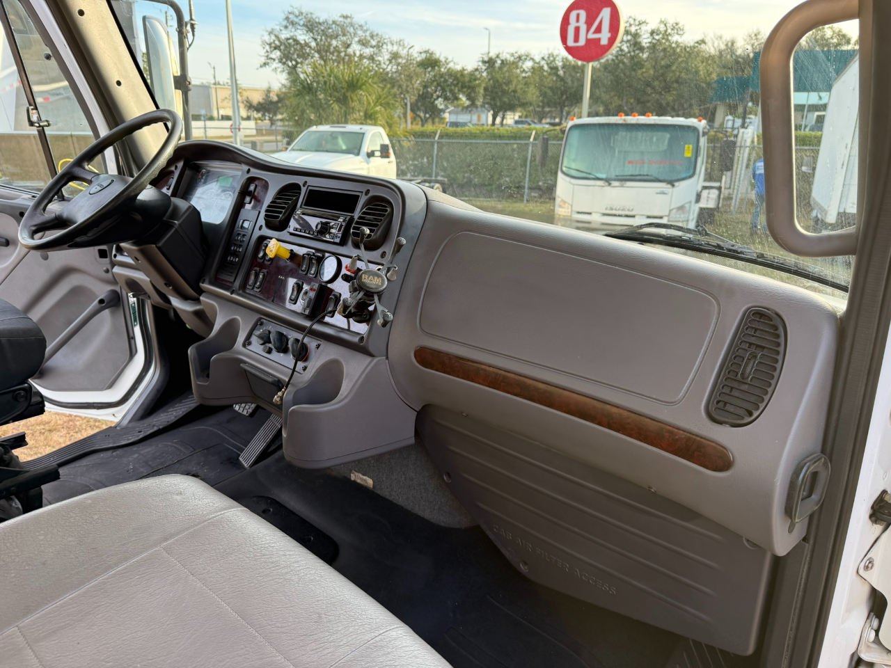 Freightliner M2 106  2019