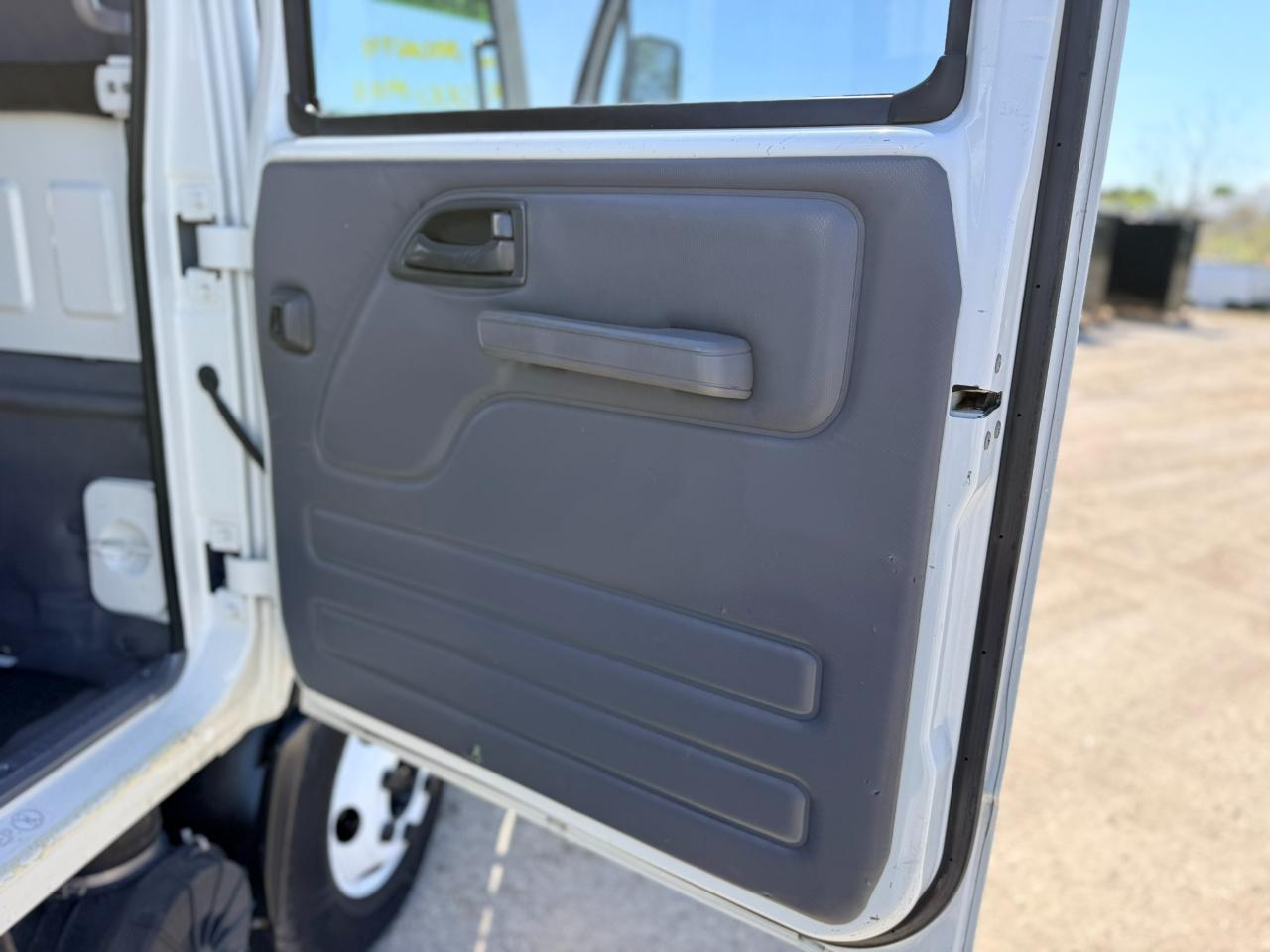 Chevrolet 3500 LCF Gas  2019