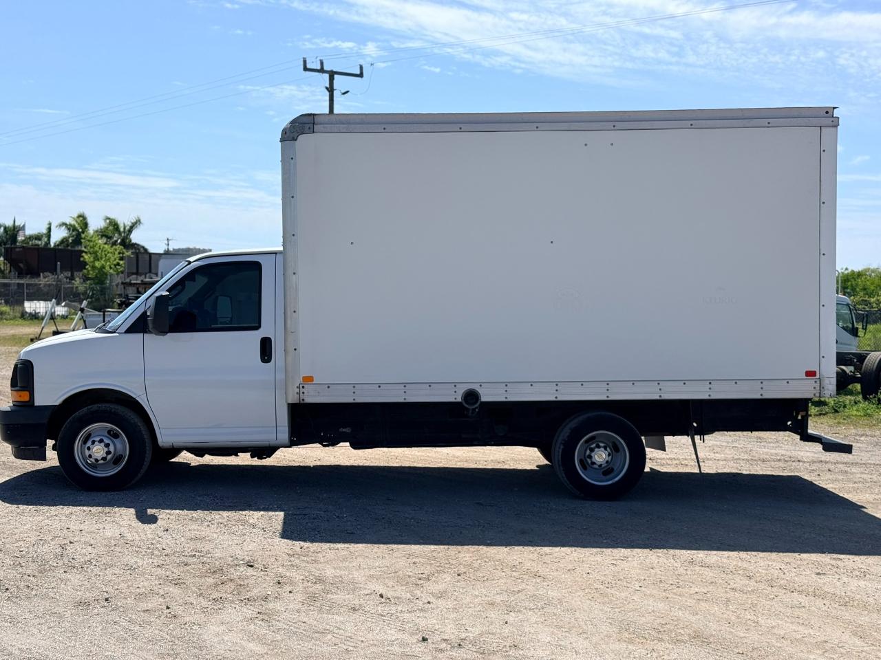 Chevrolet G3500 Vans  2017