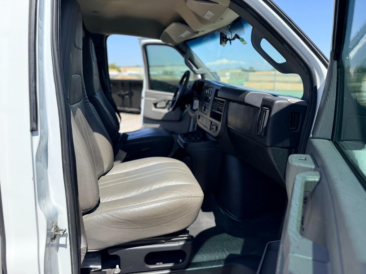 Chevrolet G3500 Vans  2017