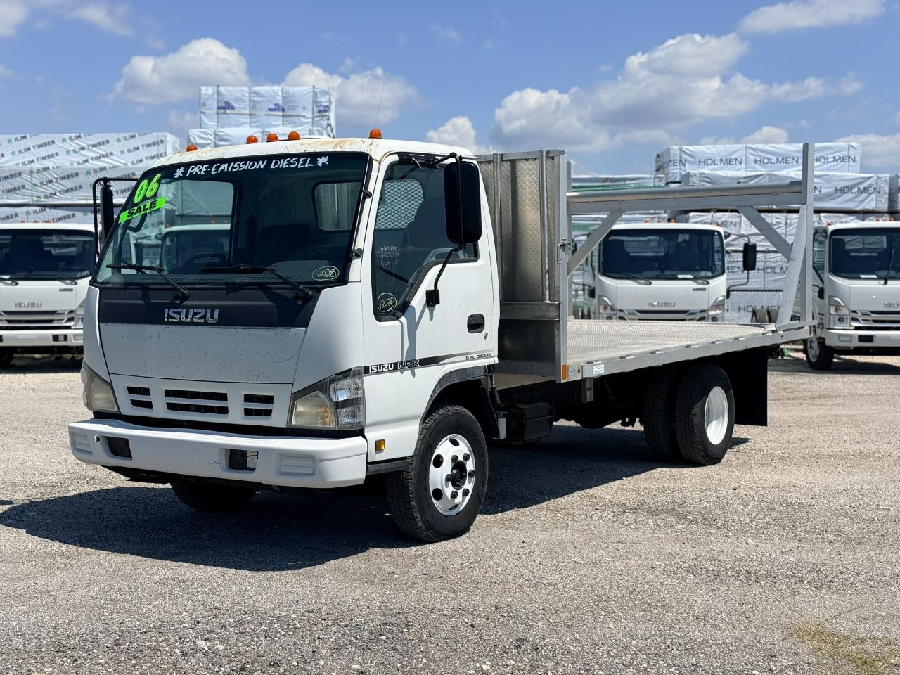 Isuzu NPR  2006