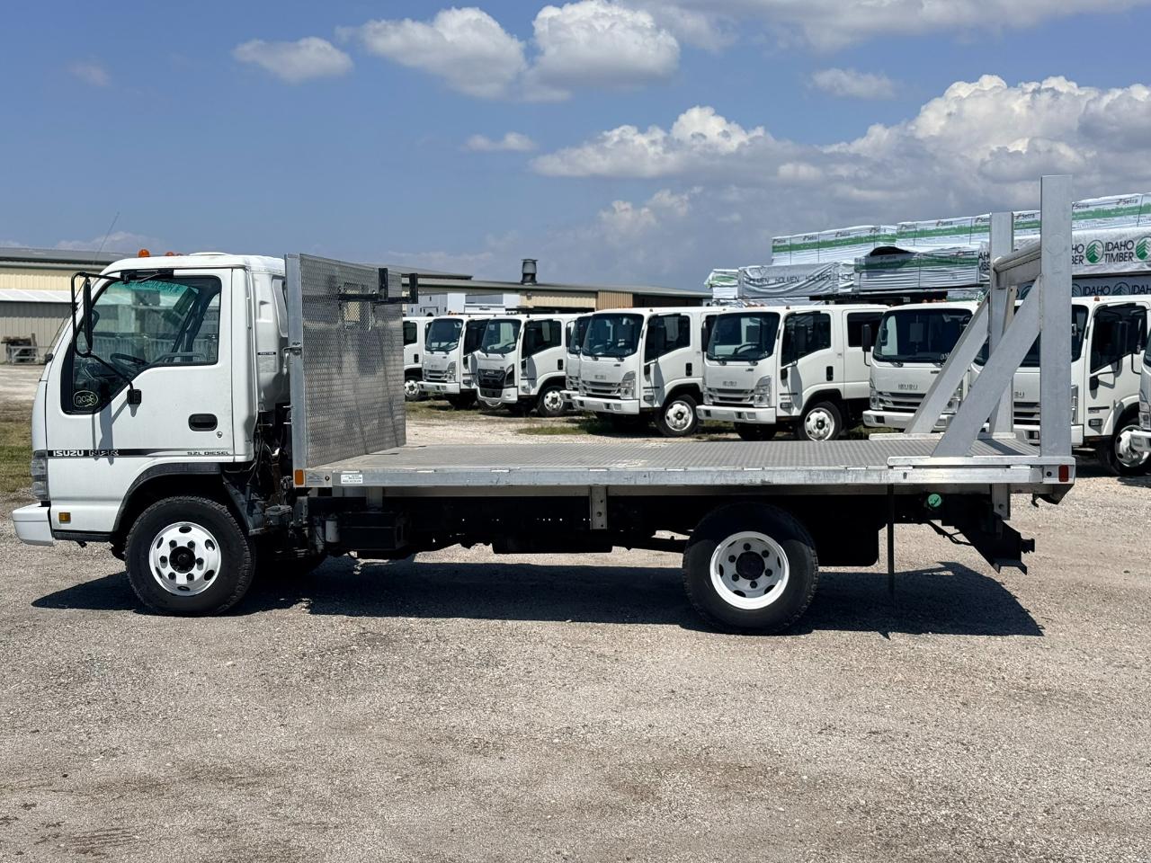 Isuzu NPR  2006