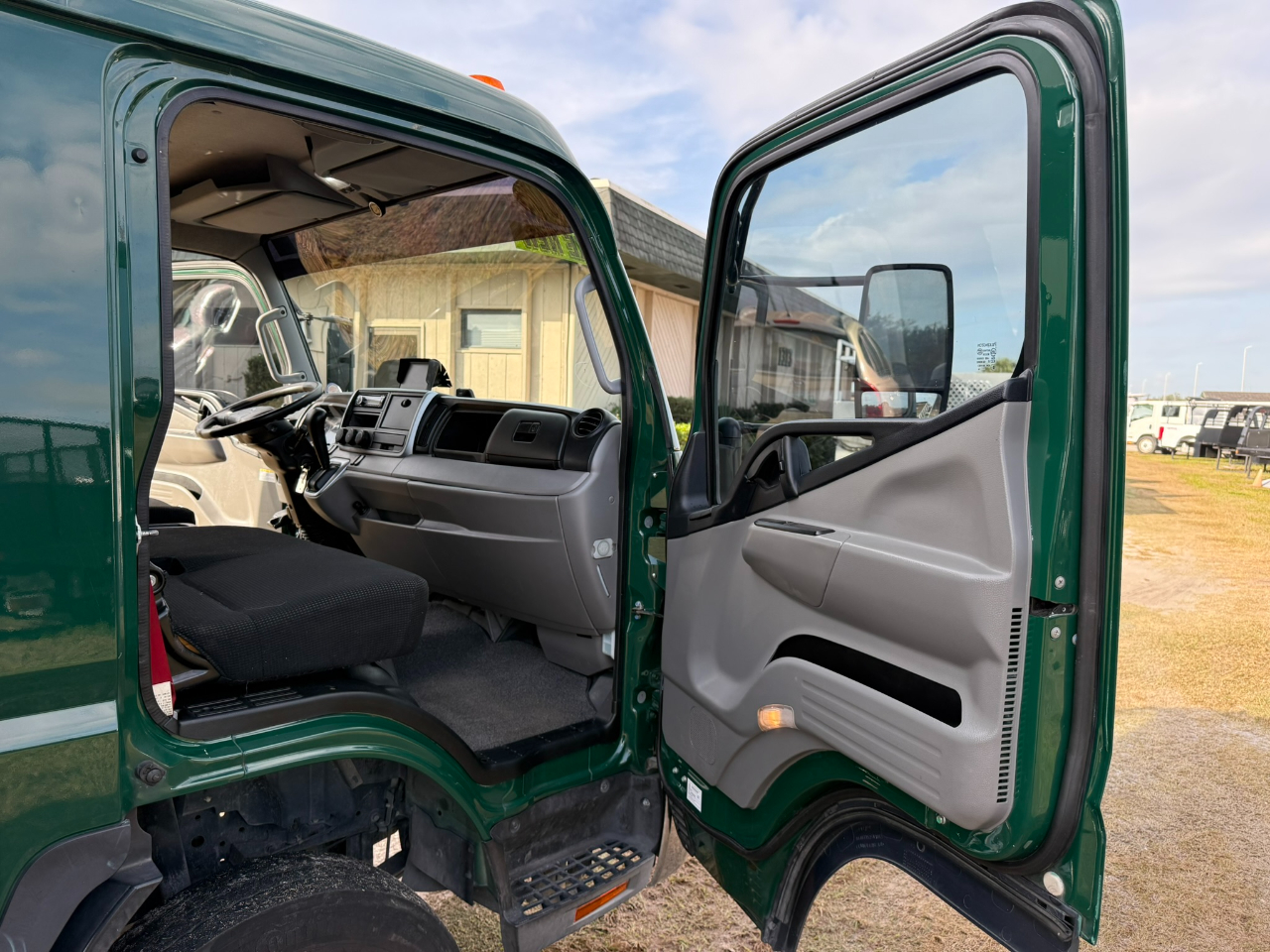 Mitsubishi Fuso FE160  2019