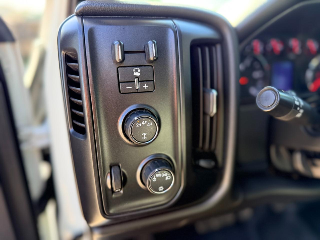 International CV515  2022