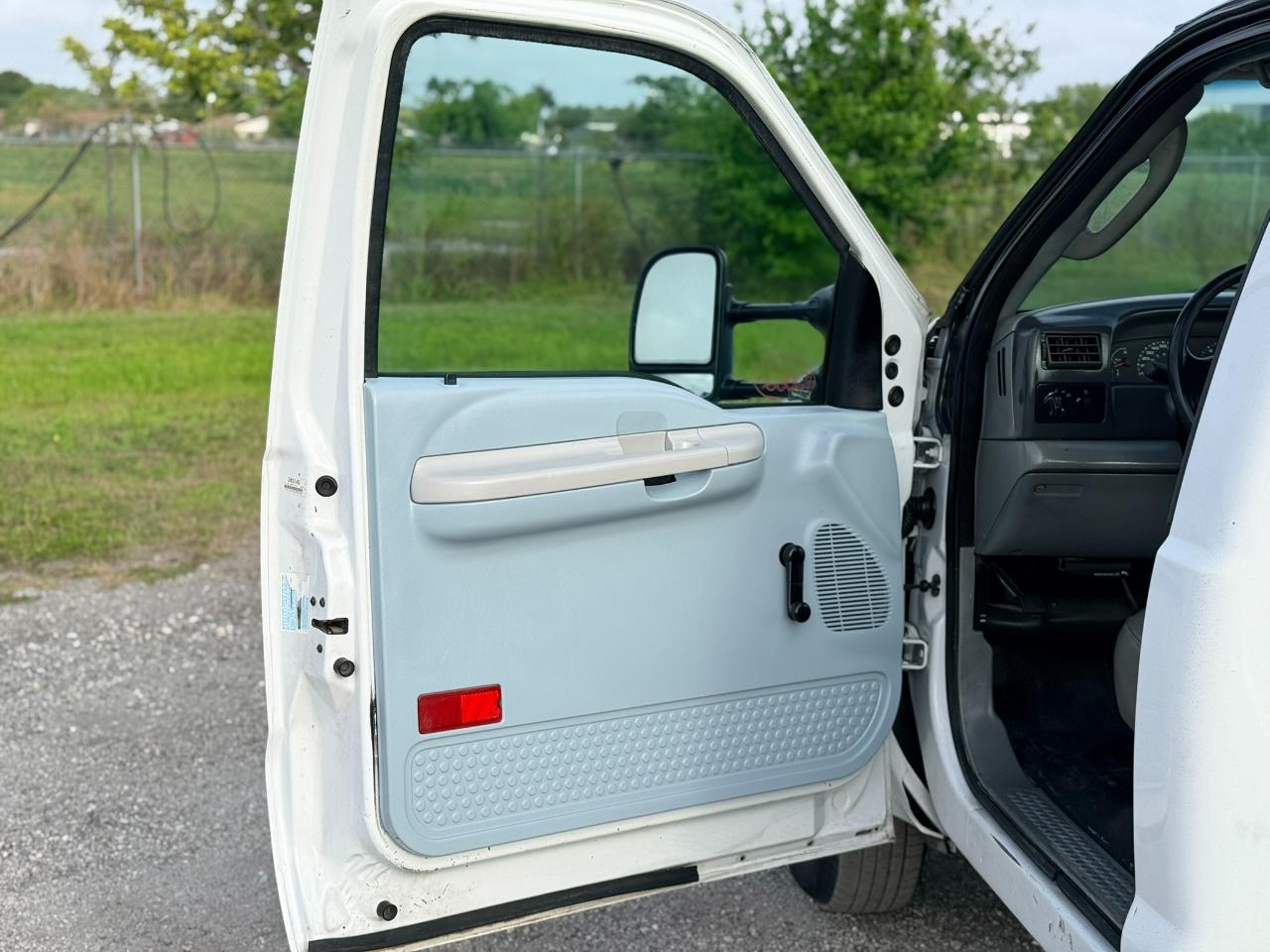 Ford F-350 SD XL 2WD DRW 2004