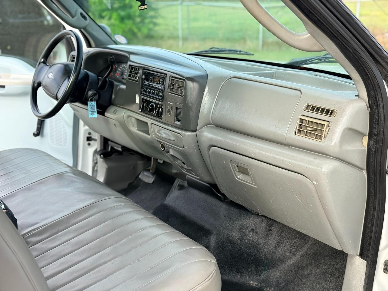 Ford F-350 SD XL 2WD DRW 2004