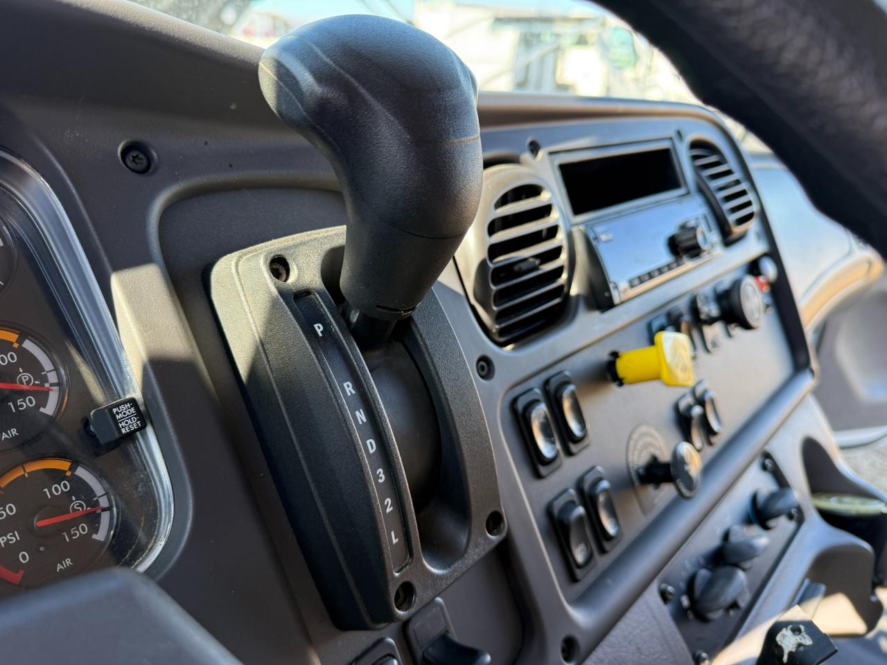 Freightliner M2 106 Medium Duty  2019