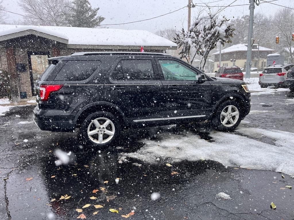 Ford Explorer XLT 4WD 2017