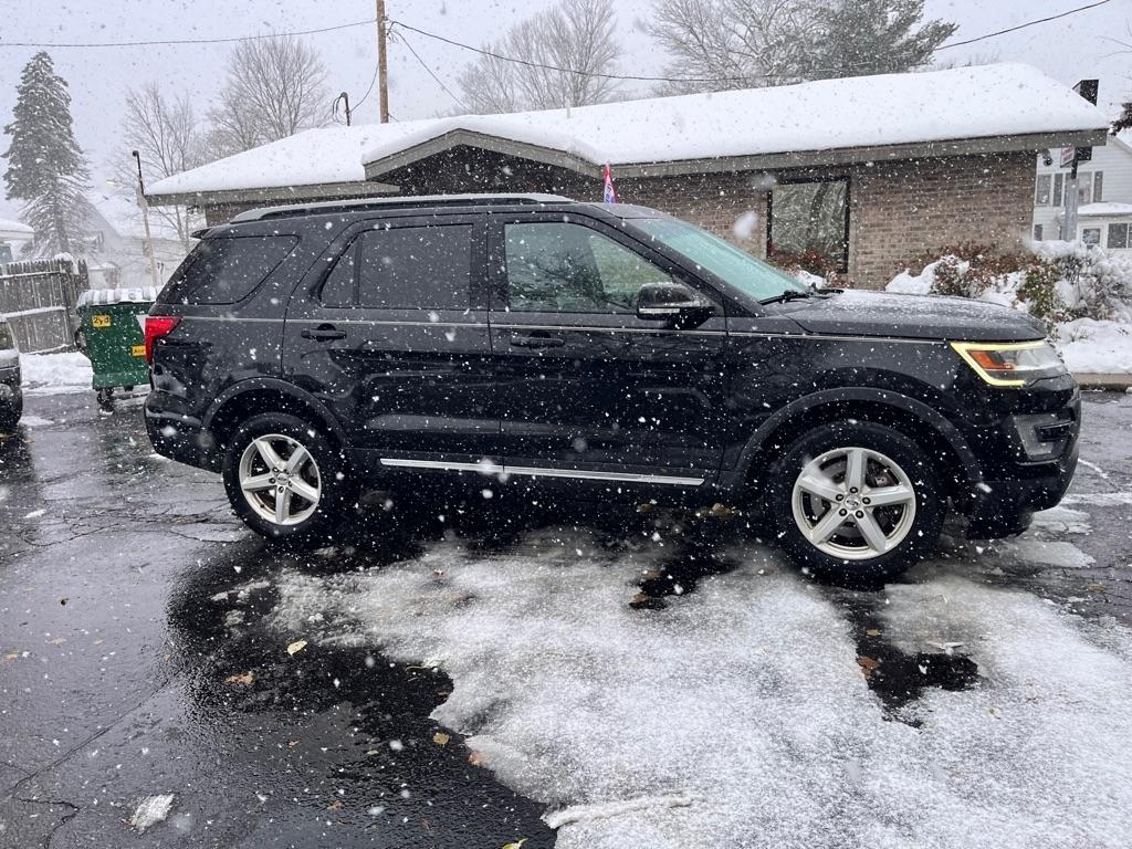 Ford Explorer XLT 4WD 2017