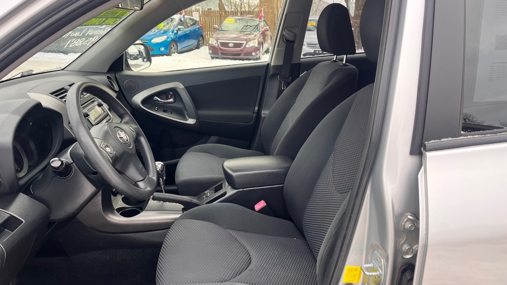 Toyota RAV4 Sport I4 4WD 2012